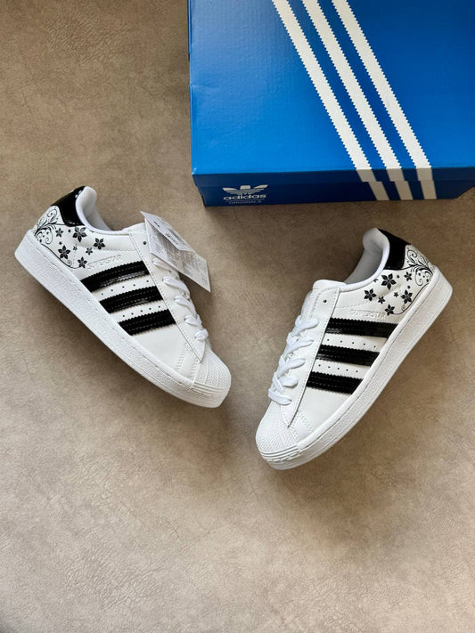 Adidas Superstar Özel Seri
